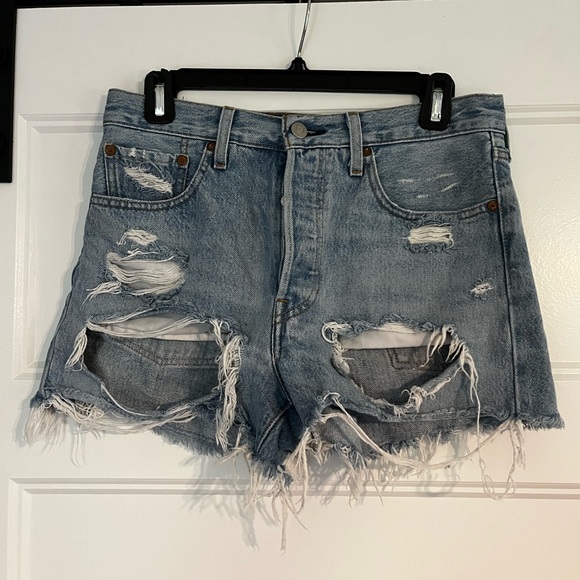 Levi Distressed Denim Shorts - Picture 1 of 6